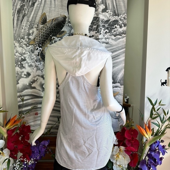 ROXY GRAY & WHITE STRIPED SLEEVELESS RACER BACK HOODIE SIZE XL - Picture 7 of 7